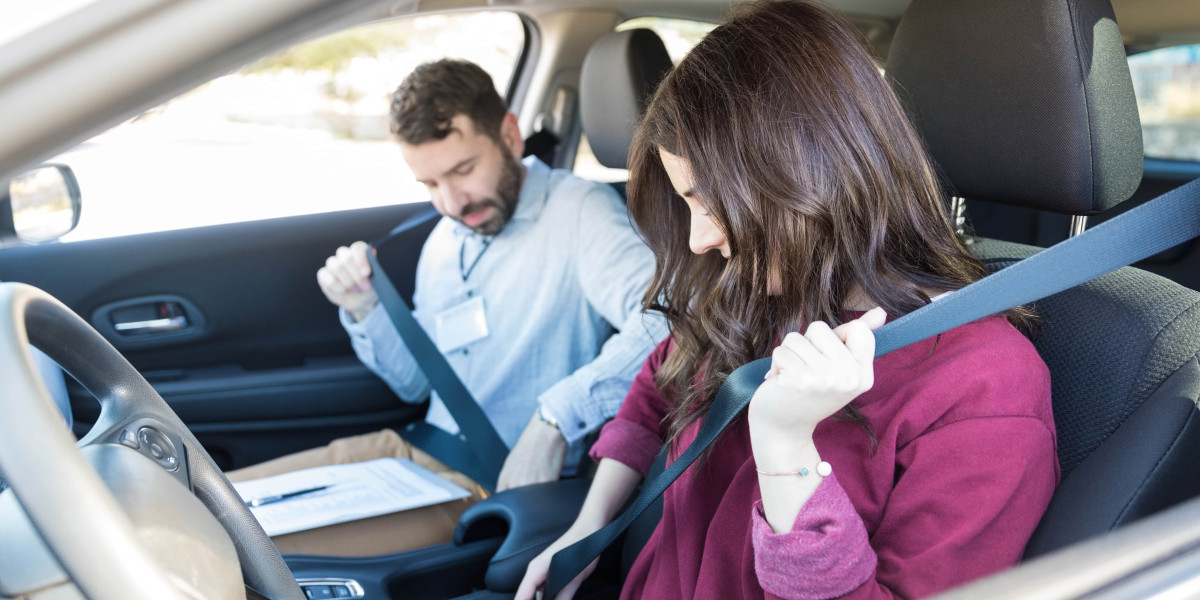 How to Safely Navigate the Purchase of a Driver's License Online